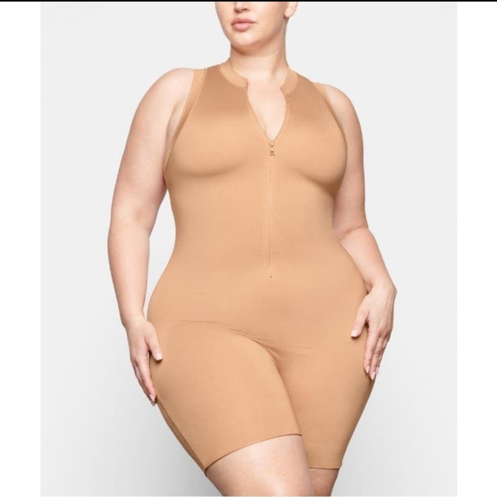Skims Swim Mock Neck Zip Front Onesie Suit - Picture 2 of 8